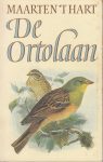 Kaft van De ortolaan: een pastelkleurige tekening van twee vogels met bruine rug en groene kop met erboven in sierlijke letters de titel.