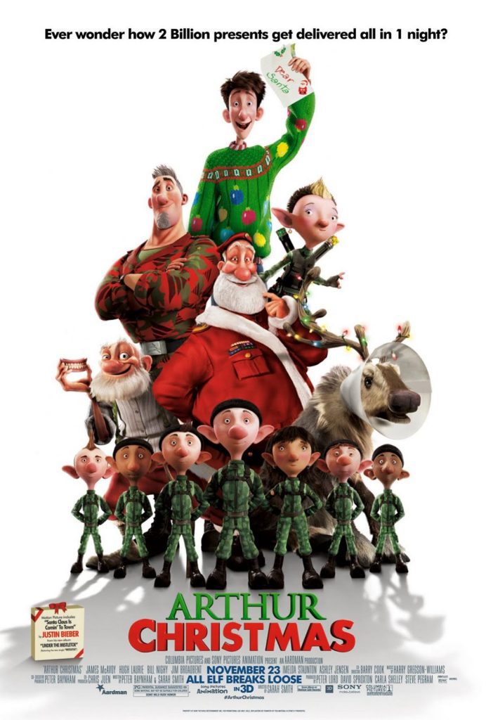 Arthur Christmas Filmposter van Arthur Christmas: witte achtergrond met in driehoekvorm diverse personages met groene of rode kleding in een driehoekvorm.
