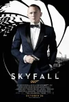 Filmposter van James Bond: Skyfall. Foto van James Bond in smoking met getrokken pistool voor een achtergrond van een loop van een pistool