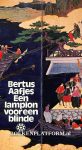 Kaft van Een lampion voor een blinde: tekening in VOC-sfeer van een haven waar een zeilschip aankomt.