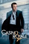 Filmposter van Casino Royale: voor het casinogebouw staat James Bond in pak met losgetrokken strikje. Ervoor de titel waarbij de O's van Casino en Royale twee nullen vormen, waaronder een tot wapen omgevormde 7 staat in gouden letters, de rest van de letters is in wit uitgevoerd.