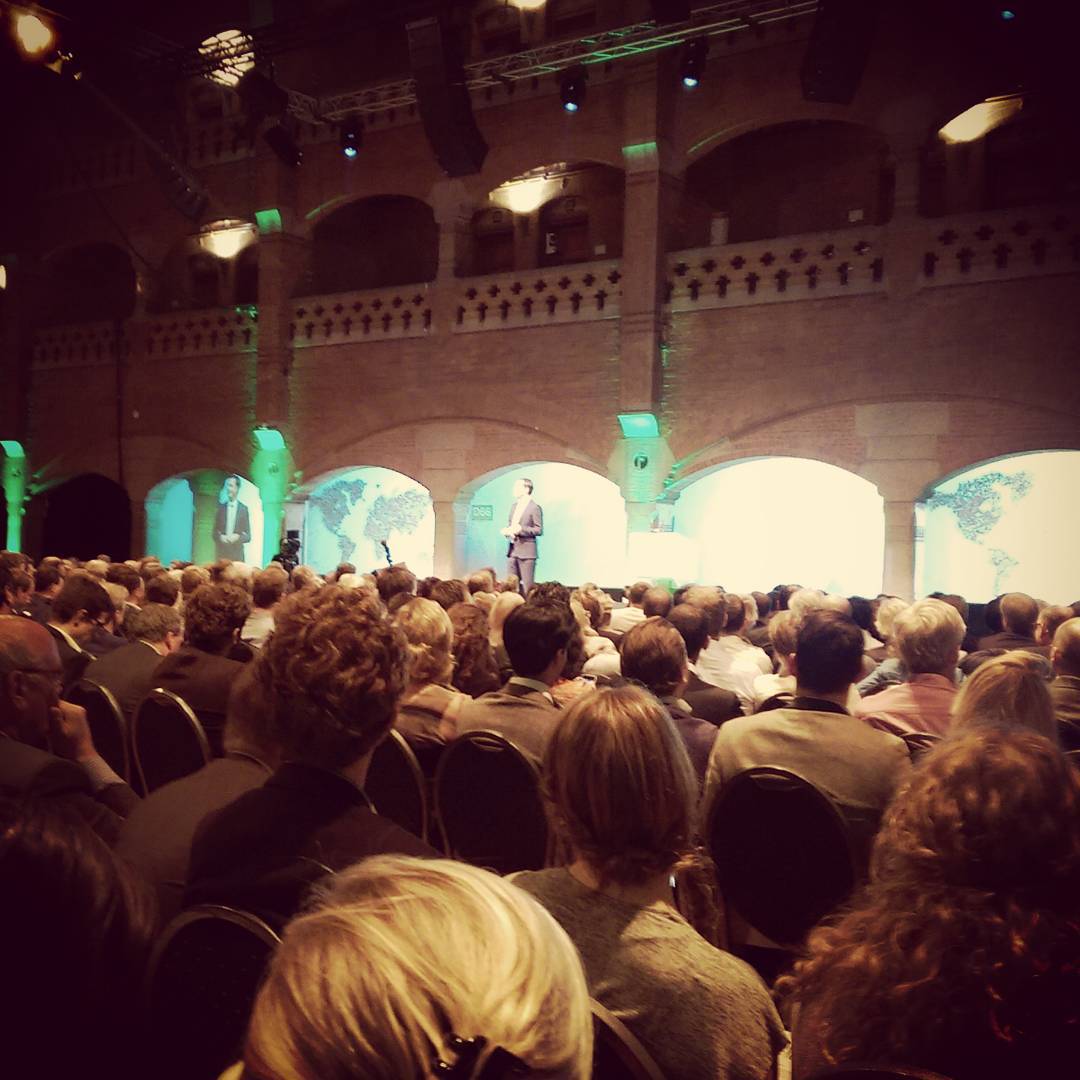 Vlaamse @alexanderdecroo speecht op het #D66congres